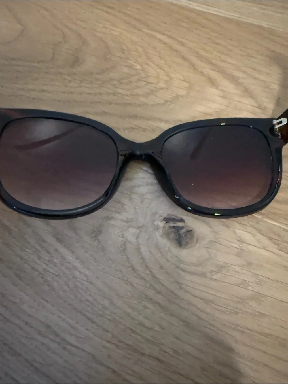 Vince Camuto Women’s Oversized Dark Tortoiseshell Sunglasses - Fashion Accessory